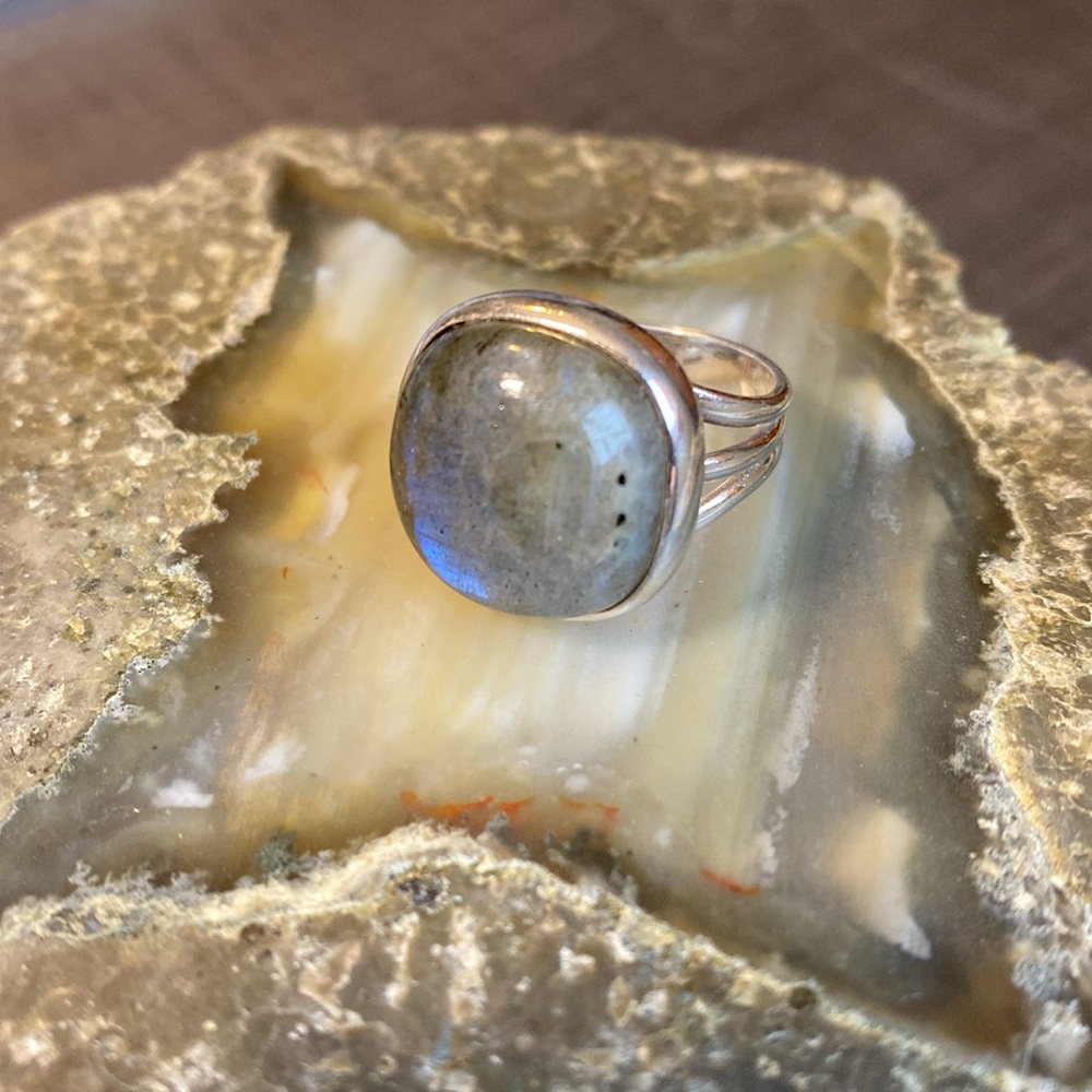 Genuine Labradorite Gemstone, 925 Sterling Silver Ring - Picture 7 of 16